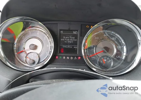 2016 Chrysler Town & Country Touring-L Anniversary Edition из США, поврежденный, VIN 2C4RC1CG3GR104270